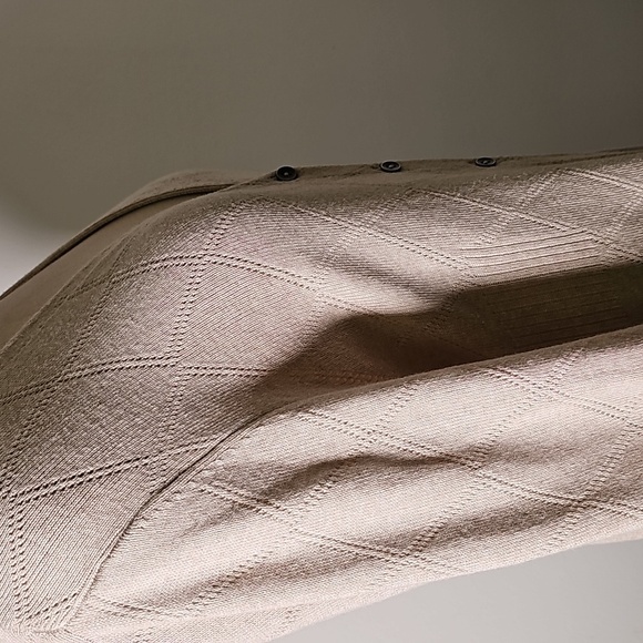 Women's Cream 3 Button-Up Sweater. Size Large. Excelent - Picture 4 of 5